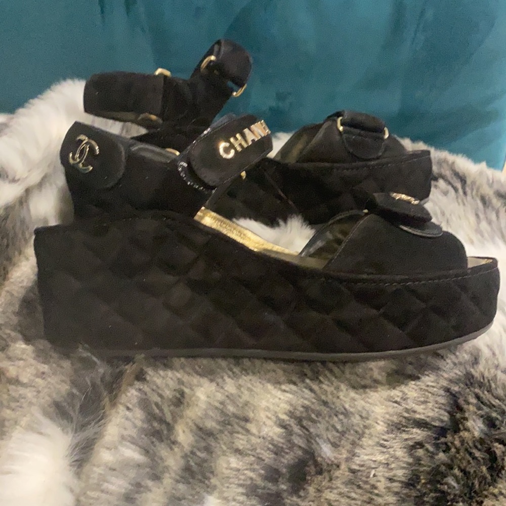 Chanel Sandals!! Sold Out in Asia Pacific!!! - Picture 5 of 7